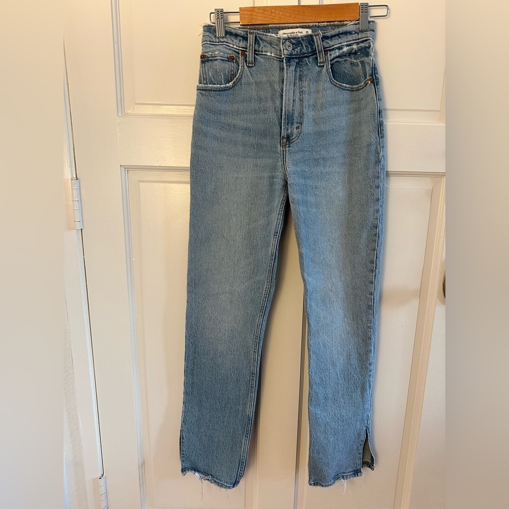 Abercrombie & Fitch 90’s Straight Ultra High Rise Split Hem Jeans